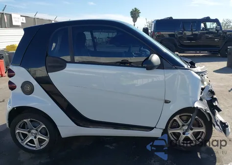 2008 Smart Fortwo Passion/Pure z USA, uszkodzony, nr VIN WMEEJ31X38K122370